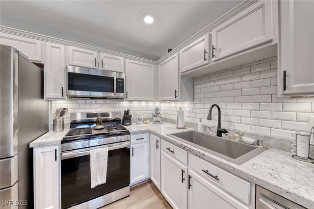 719 Pickled Pepper Place, Henderson, NV 89011