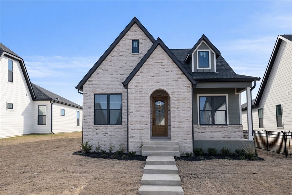 2319 S 31st Street, Rogers, AR 72758