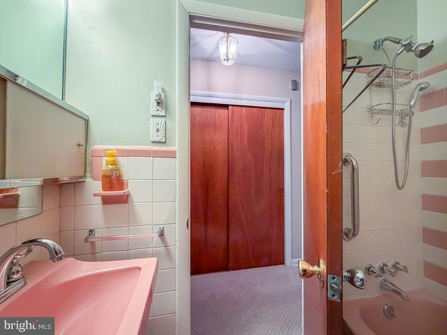 347 BEVERLY BLVD, Upper Darby, PA 19082