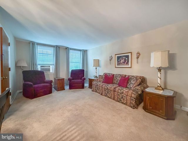 347 BEVERLY BLVD, Upper Darby, PA 19082