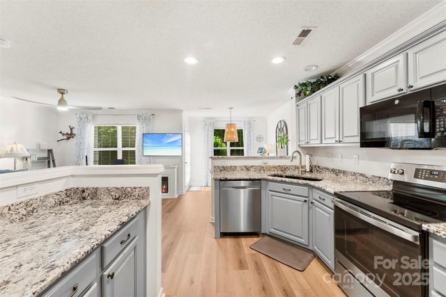 9977 Reindeer Way Lane, Charlotte, NC 28216
