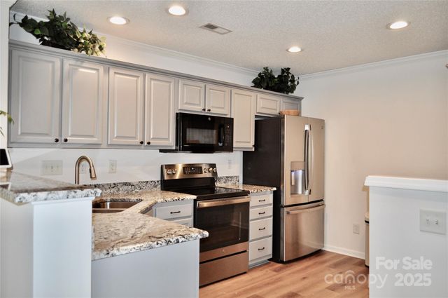 9977 Reindeer Way Lane, Charlotte, NC 28216