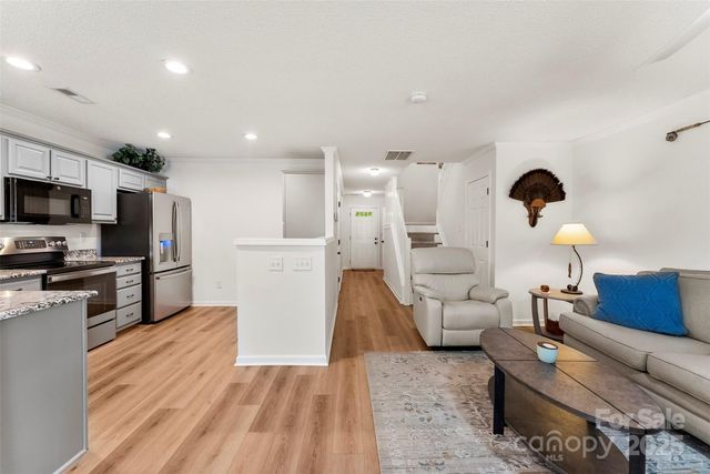 9977 Reindeer Way Lane, Charlotte, NC 28216