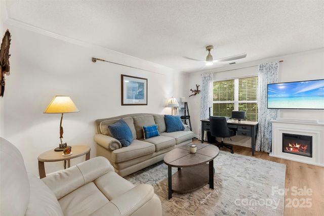 9977 Reindeer Way Lane, Charlotte, NC 28216