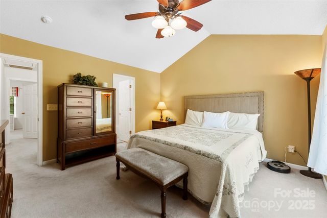 9977 Reindeer Way Lane, Charlotte, NC 28216