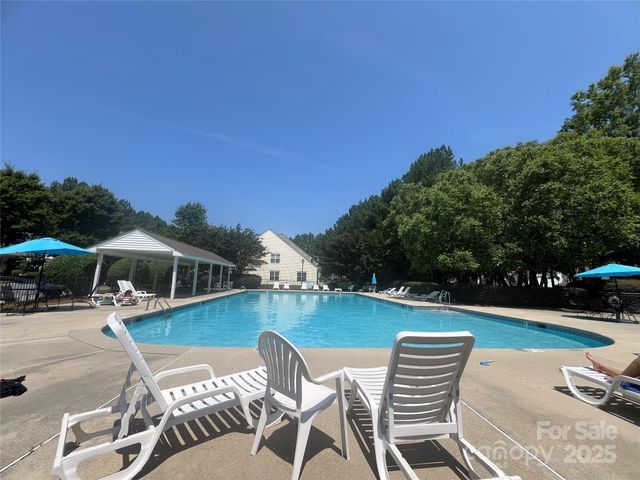 9977 Reindeer Way Lane, Charlotte, NC 28216