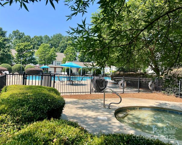 9977 Reindeer Way Lane, Charlotte, NC 28216