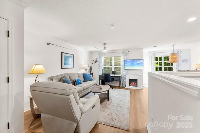 9977 Reindeer Way Lane, Charlotte, NC 28216