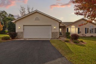 1427 Carriage Circle, Faribault, MN 55021