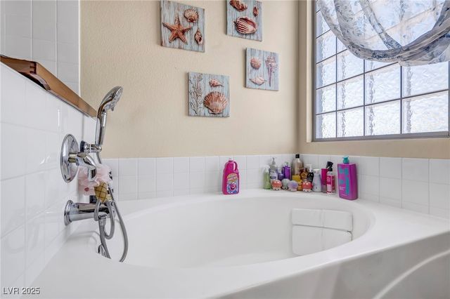 10662 Bonchester Hill Street, Las Vegas, NV 89141