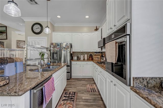 10662 Bonchester Hill Street, Las Vegas, NV 89141