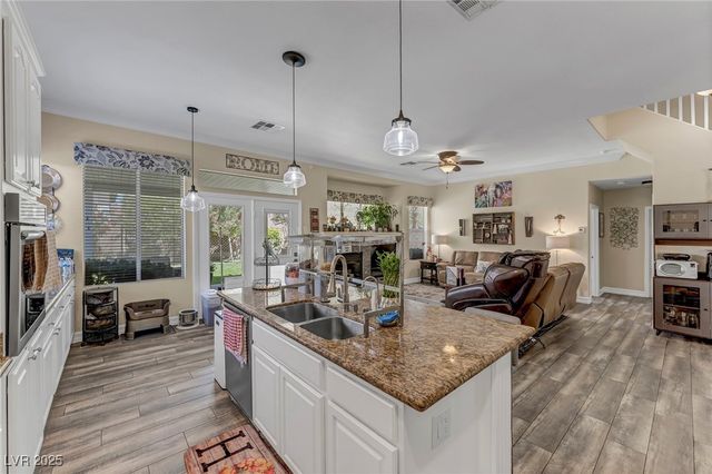 10662 Bonchester Hill Street, Las Vegas, NV 89141