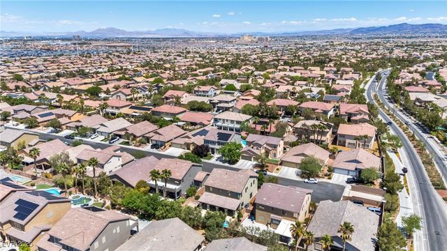 10662 Bonchester Hill Street, Las Vegas, NV 89141