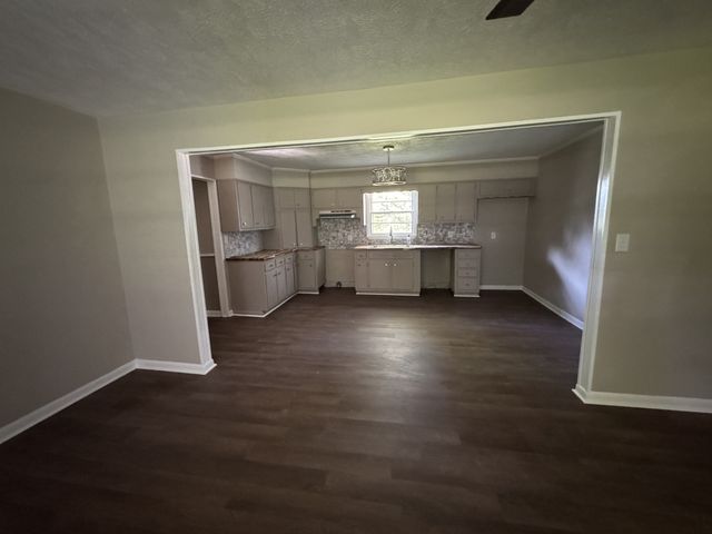 2385 Midway Rd, Smithville, TN 37166
