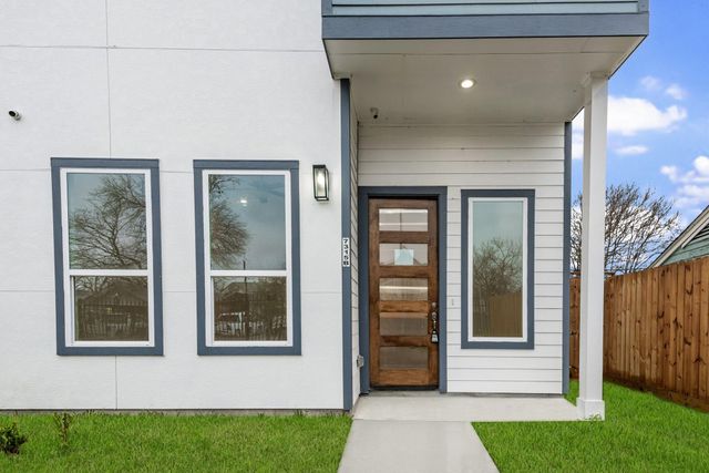 7315 Iwo Jima Road A, Houston, TX 77033