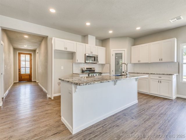 448 S Quebec Avenue, Tulsa, OK 74112