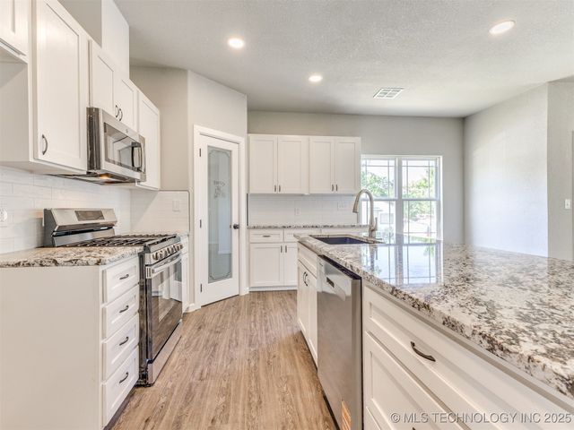 448 S Quebec Avenue, Tulsa, OK 74112