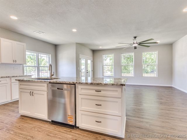 448 S Quebec Avenue, Tulsa, OK 74112