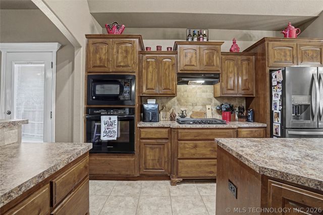 1640 E Boston Court, Broken Arrow, OK 74012