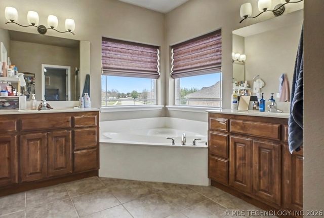 1640 E Boston Court, Broken Arrow, OK 74012