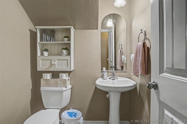 1640 E Boston Court, Broken Arrow, OK 74012