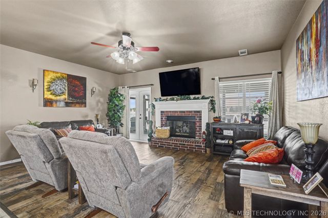 1640 E Boston Court, Broken Arrow, OK 74012