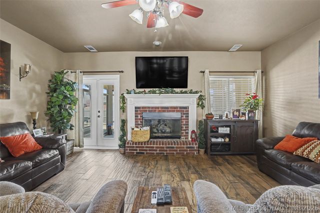 1640 E Boston Court, Broken Arrow, OK 74012