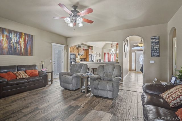 1640 E Boston Court, Broken Arrow, OK 74012