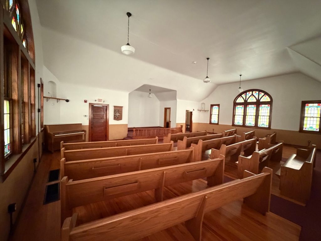 Image 2 of property listing at 101 W Hardin Street, Centralia, IL 62801