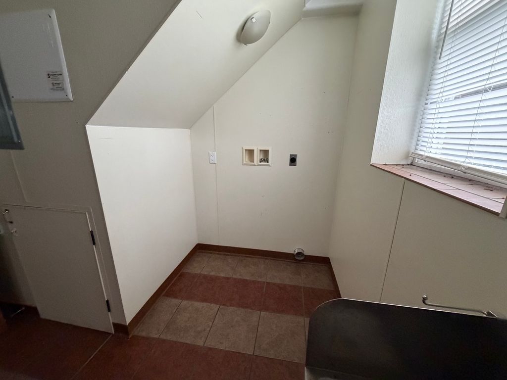 Image 11 of property listing at 101 W Hardin Street, Centralia, IL 62801