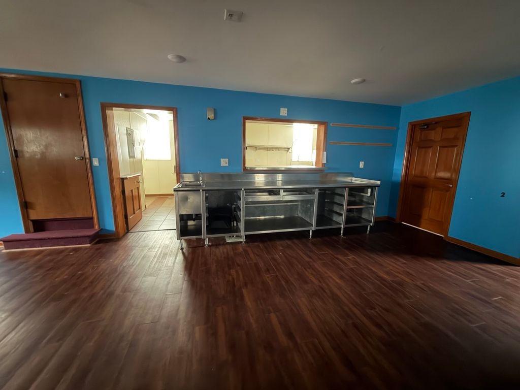 Image 14 of property listing at 101 W Hardin Street, Centralia, IL 62801