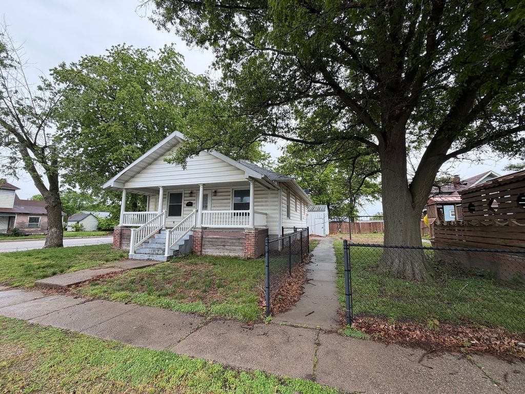 Image 20 of property listing at 101 W Hardin Street, Centralia, IL 62801