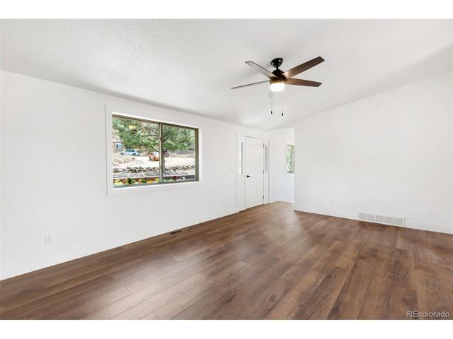 300 Piney Pt, Woodland Park, CO 80863