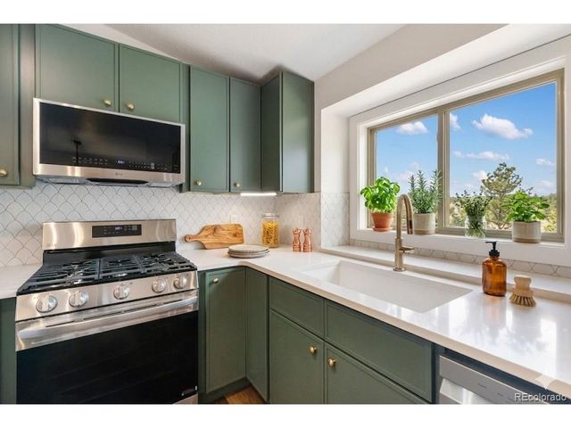 300 Piney Pt, Woodland Park, CO 80863