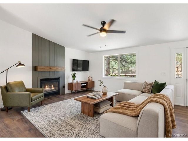 300 Piney Pt, Woodland Park, CO 80863