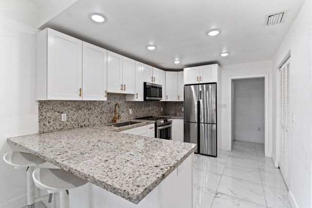 12805 NW 6th Avenue, North Miami, FL 33168