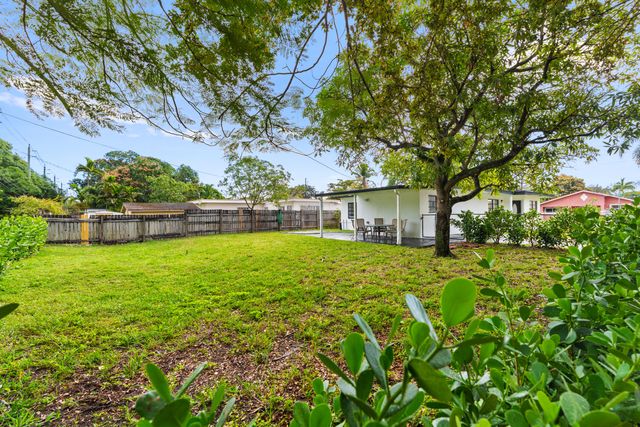 12805 NW 6th Avenue, North Miami, FL 33168