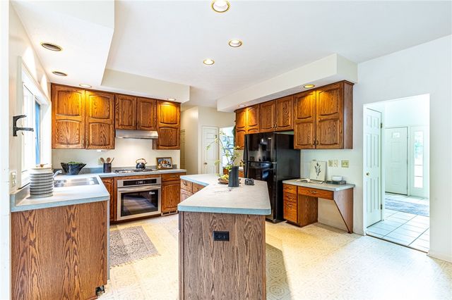 1250 Conifer Cove Lane, Webster, NY 14580