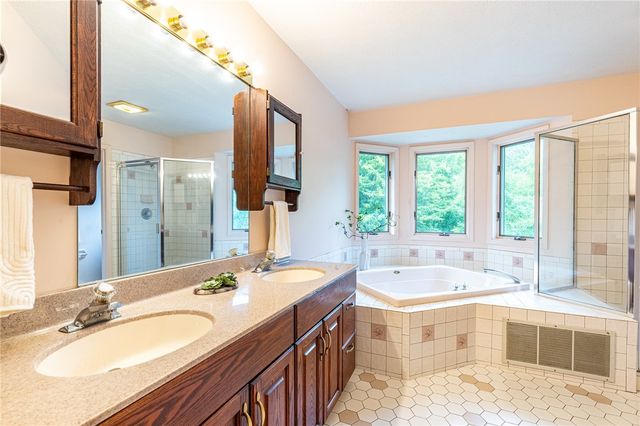 1250 Conifer Cove Lane, Webster, NY 14580
