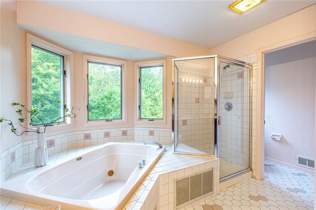 1250 Conifer Cove Lane, Webster, NY 14580