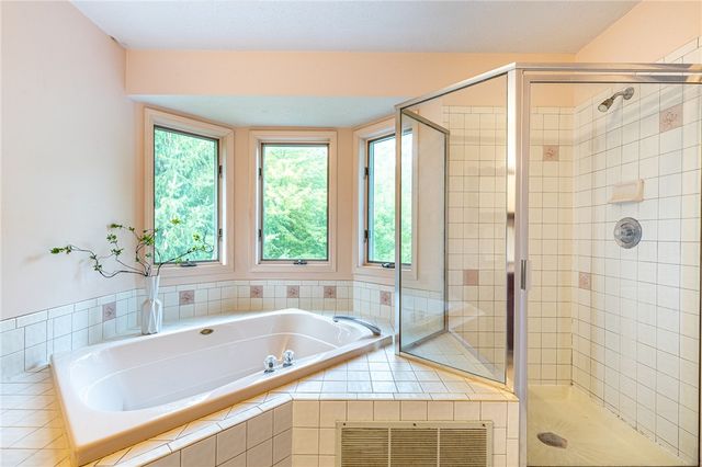 1250 Conifer Cove Lane, Webster, NY 14580