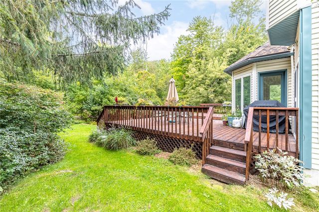 1250 Conifer Cove Lane, Webster, NY 14580