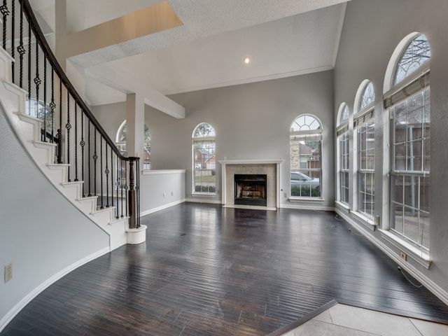 445 Moonlight Way, Irving, TX 75063