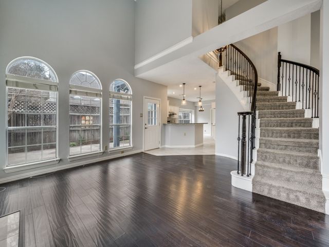 445 Moonlight Way, Irving, TX 75063