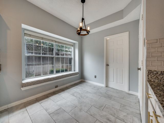 445 Moonlight Way, Irving, TX 75063