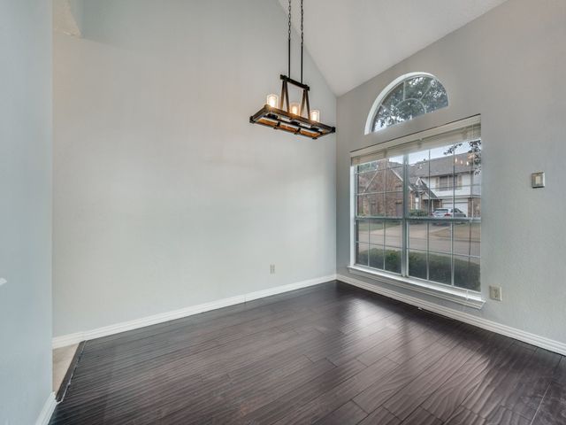 445 Moonlight Way, Irving, TX 75063