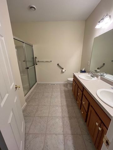 12 Summerfield Dr 12, Grafton, MA 01560