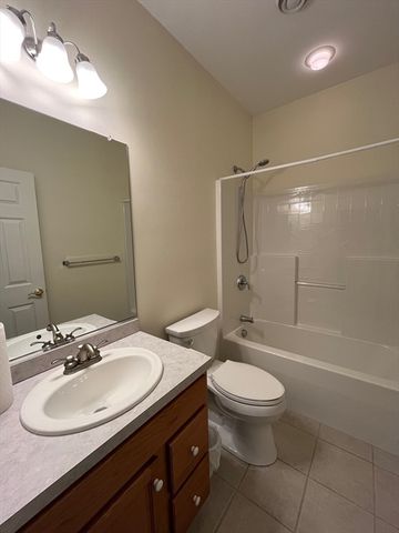 12 Summerfield Dr 12, Grafton, MA 01560