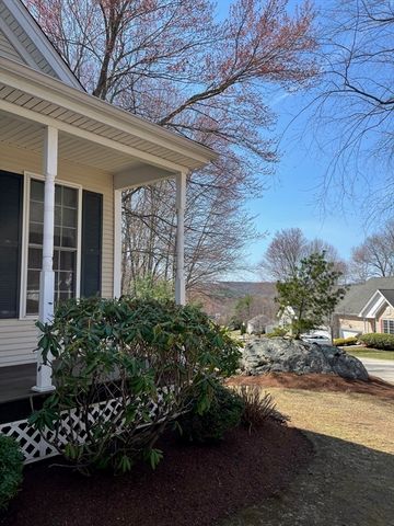 12 Summerfield Dr 12, Grafton, MA 01560