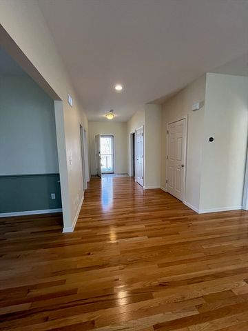 12 Summerfield Dr 12, Grafton, MA 01560